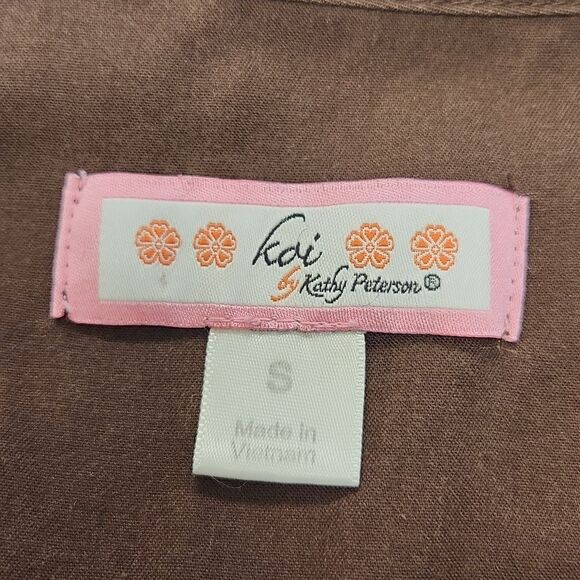 Koi by Kathy Peterson Scub Top S - Picture 7 of 7